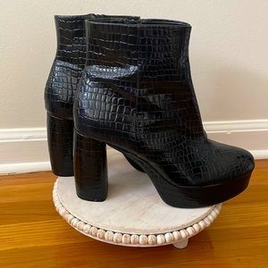 Mix No. 6 black booties